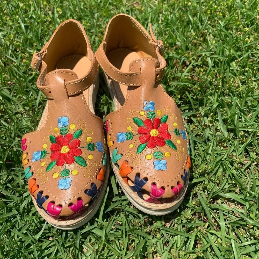 Mexican huaraches leather flowered